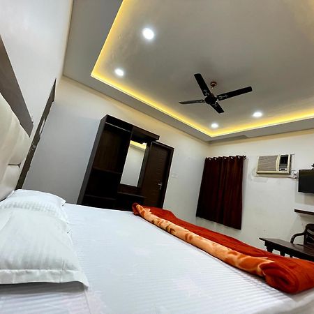 Malaya House --Couples, Family, Corporate Favorite-- Near Bmc Chowk Iconic Mall Hotell Jalandhar Exteriör bild